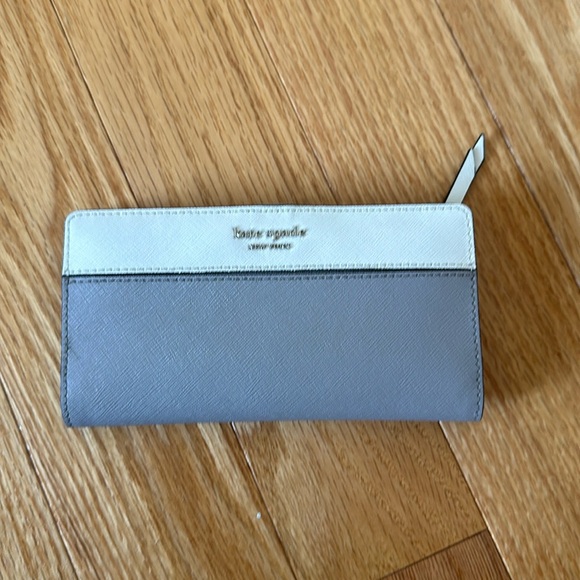 Kate Spade Wallet - Picture 1 of 3